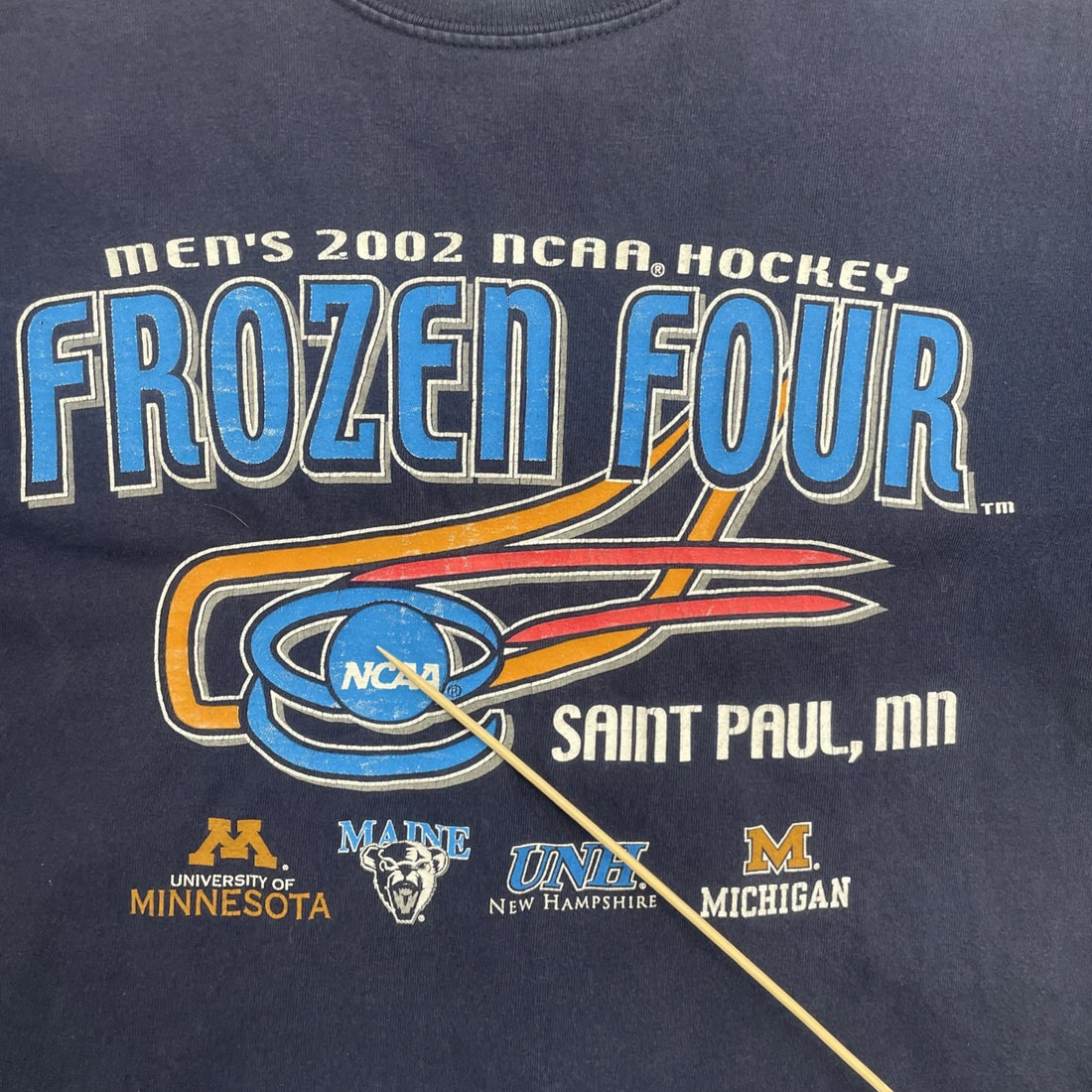 Vintage NCAA Frozen Four Hockey Golden Gophers T-Shirt Size Large 2003 Y2K