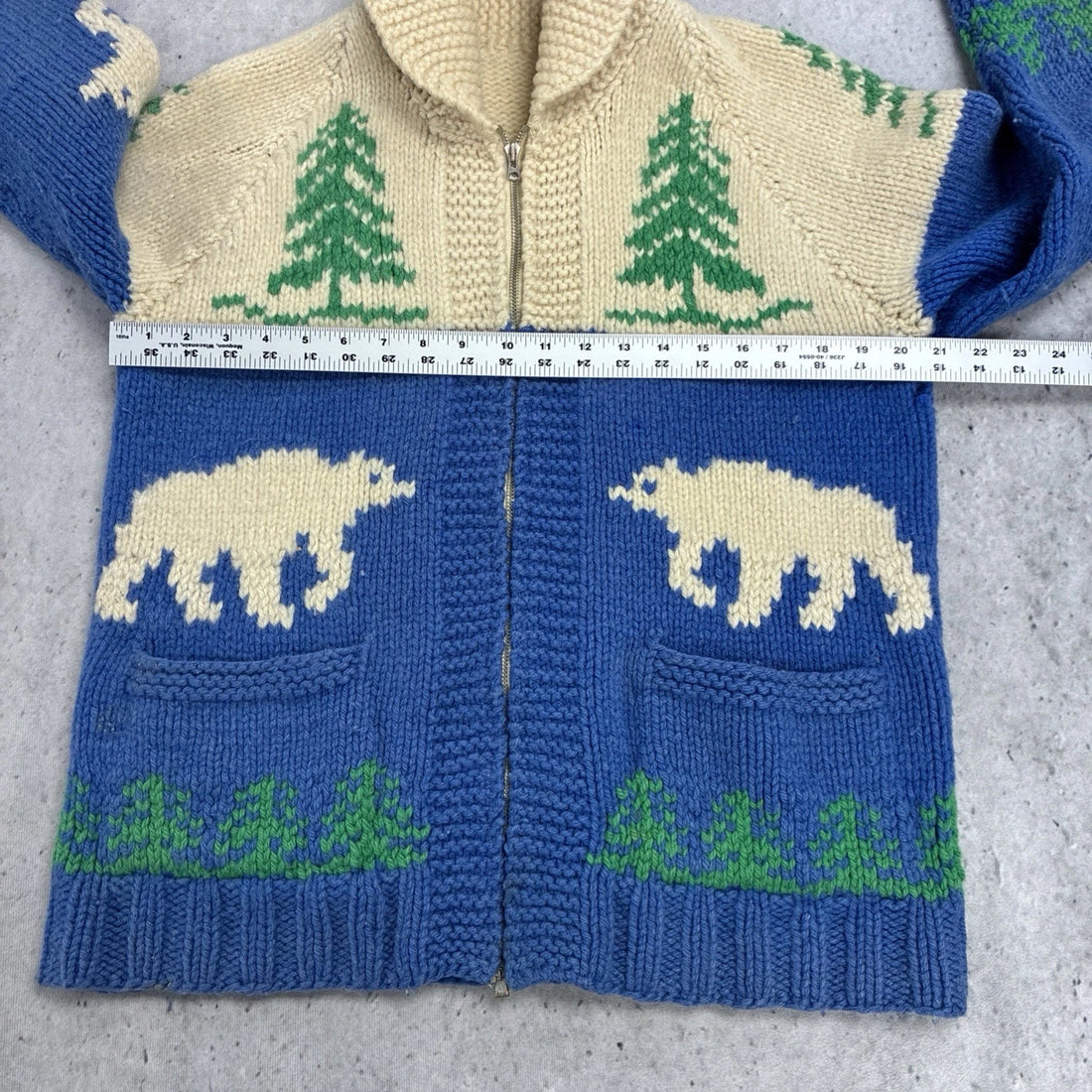 Vintage Polar Bear Wool Knit Cowichan Sweater Size Medium