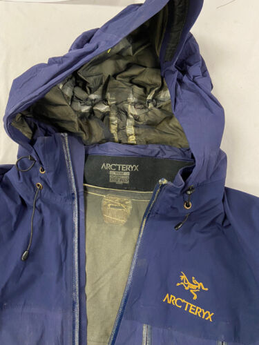 Vintage Arc'Teryx Theta AR Windbreaker Light Jacket Size Medium Blue  Gore-tex