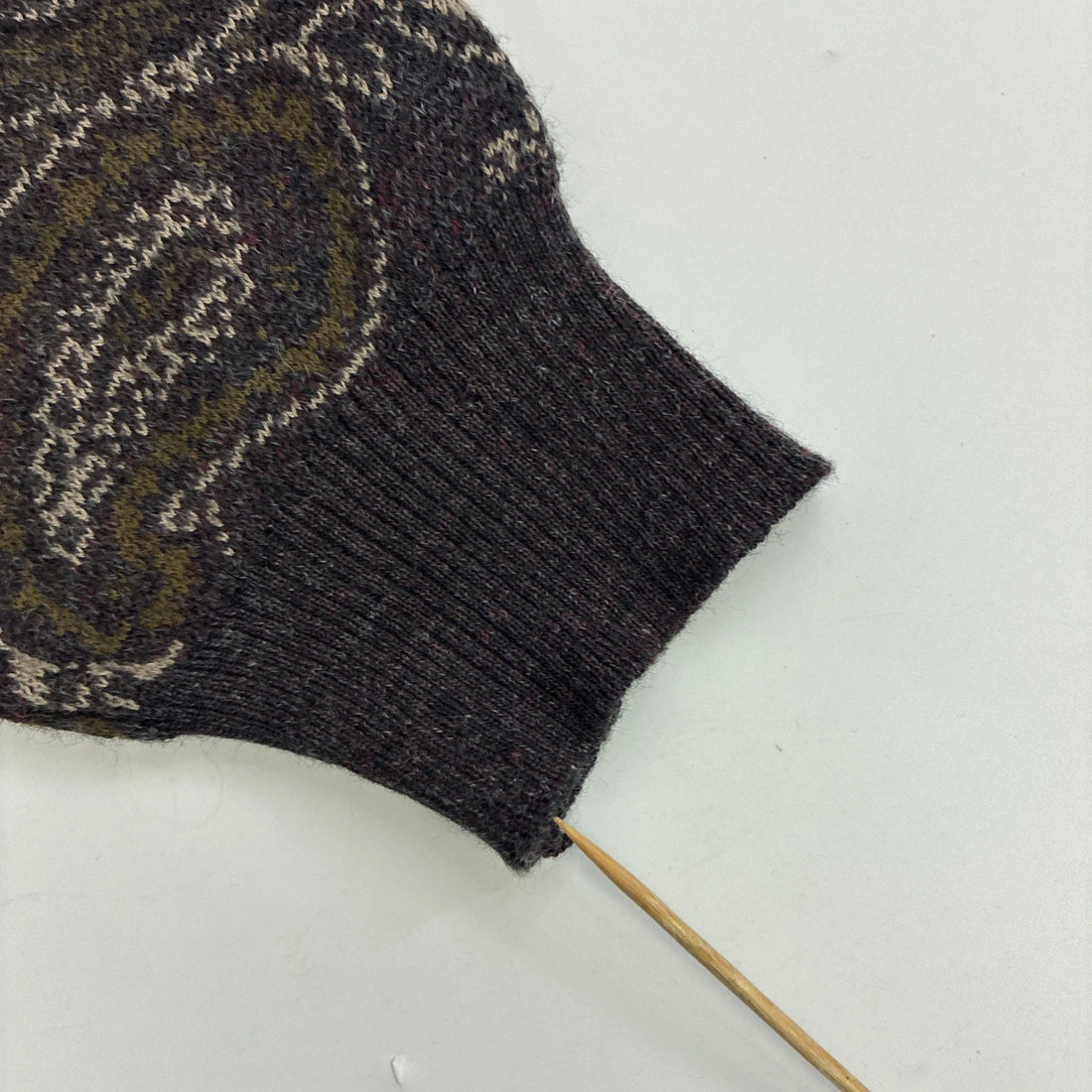 Paisley Knit Crewneck Sweater Size Medium