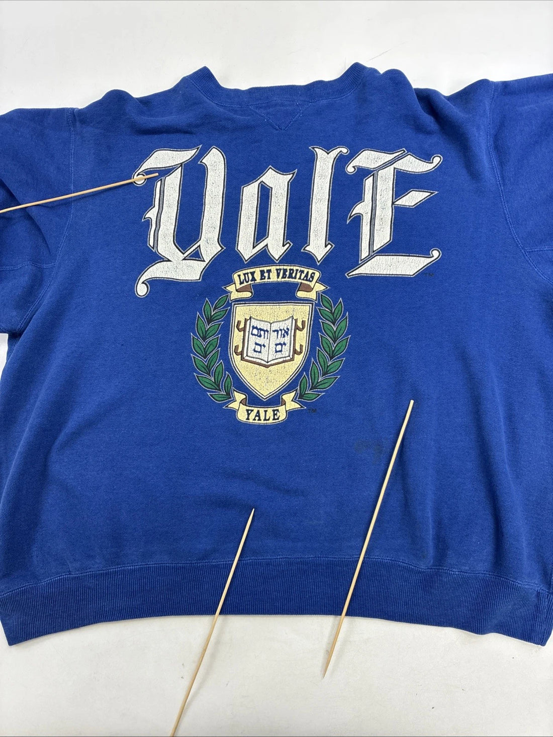Vintage Yale Crest Crewneck Sweatshirt Size Large 90s NCAA