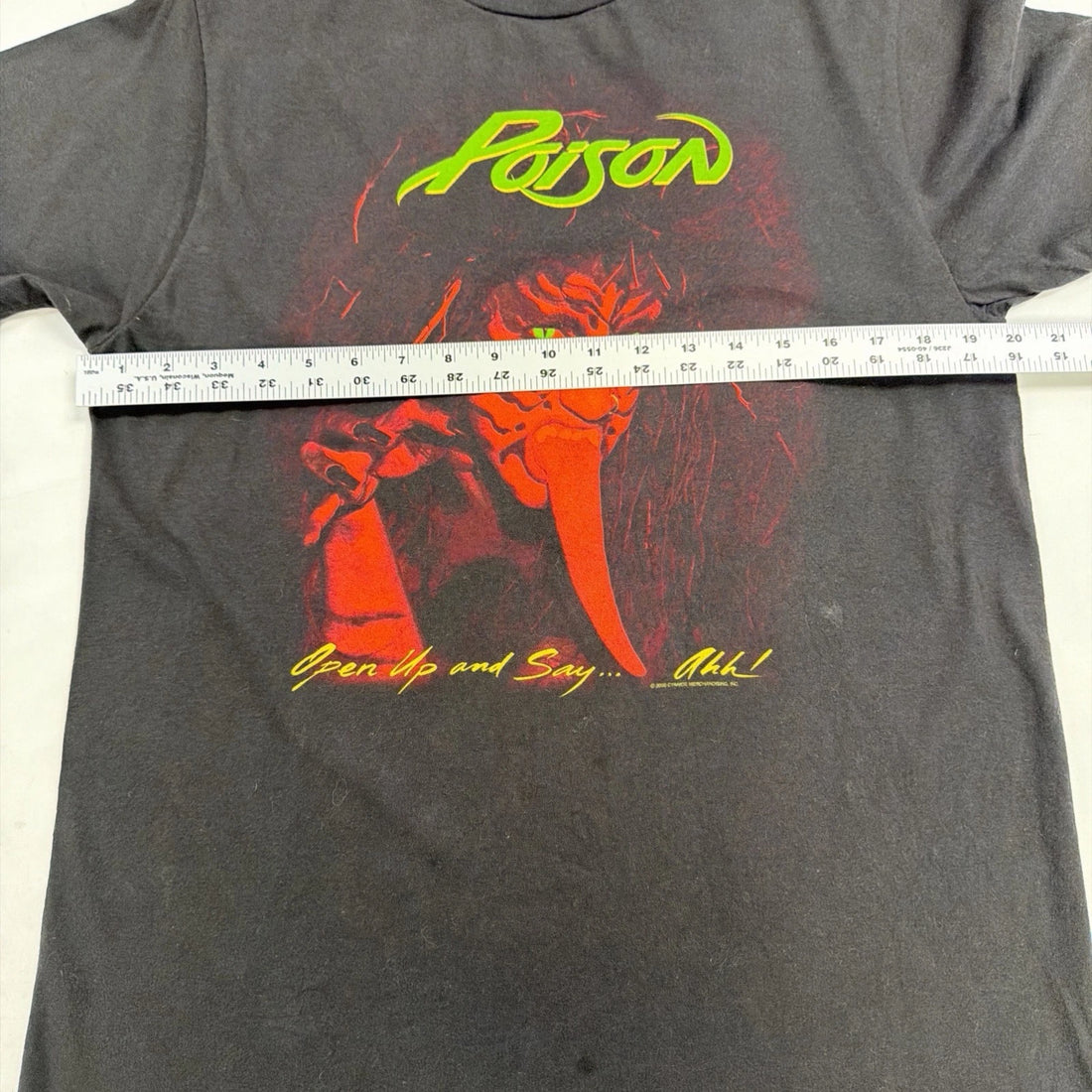 Vintage Poison Open Up And Say Ahh Winterland T-Shirt Size Large 2006