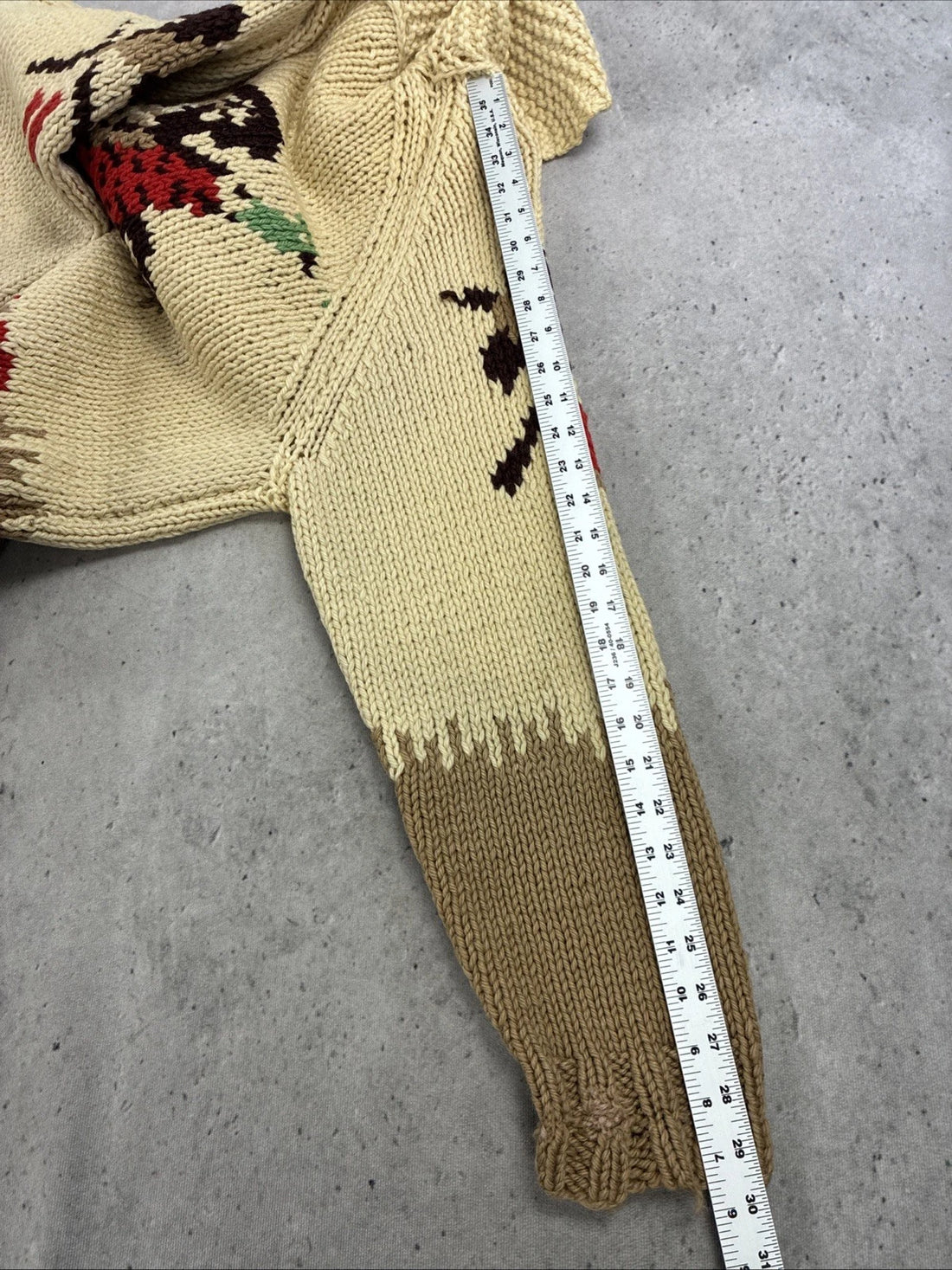 Pheasant Hunting Dog Wool Knit Cowichan Sweater Size Large Vintage