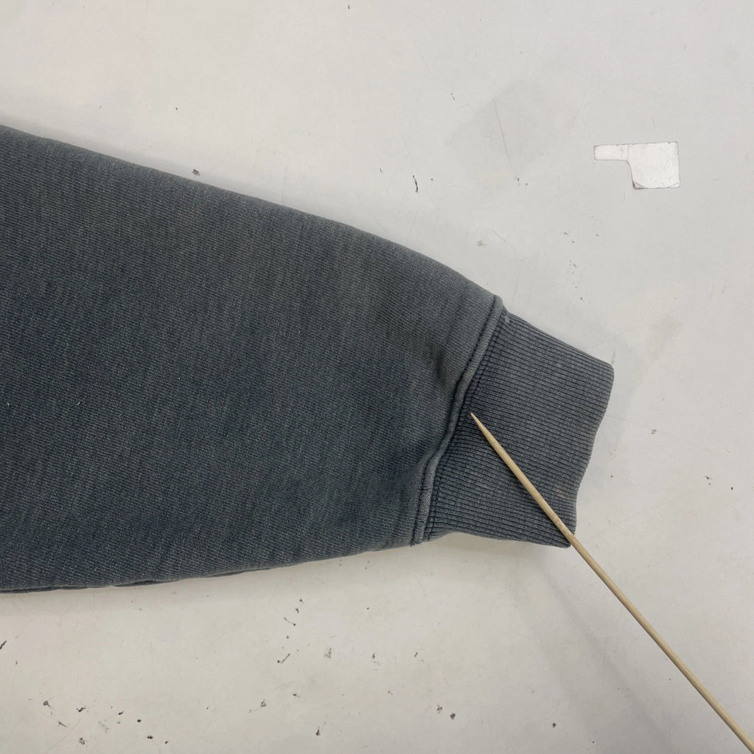 Carhartt Sweatshirt Hoodie Size Medium Gray Paint