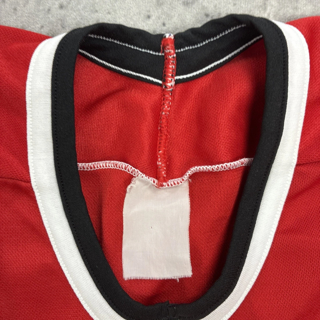 Vintage Chicago Blackhawks CCM Jersey Size Small NHL