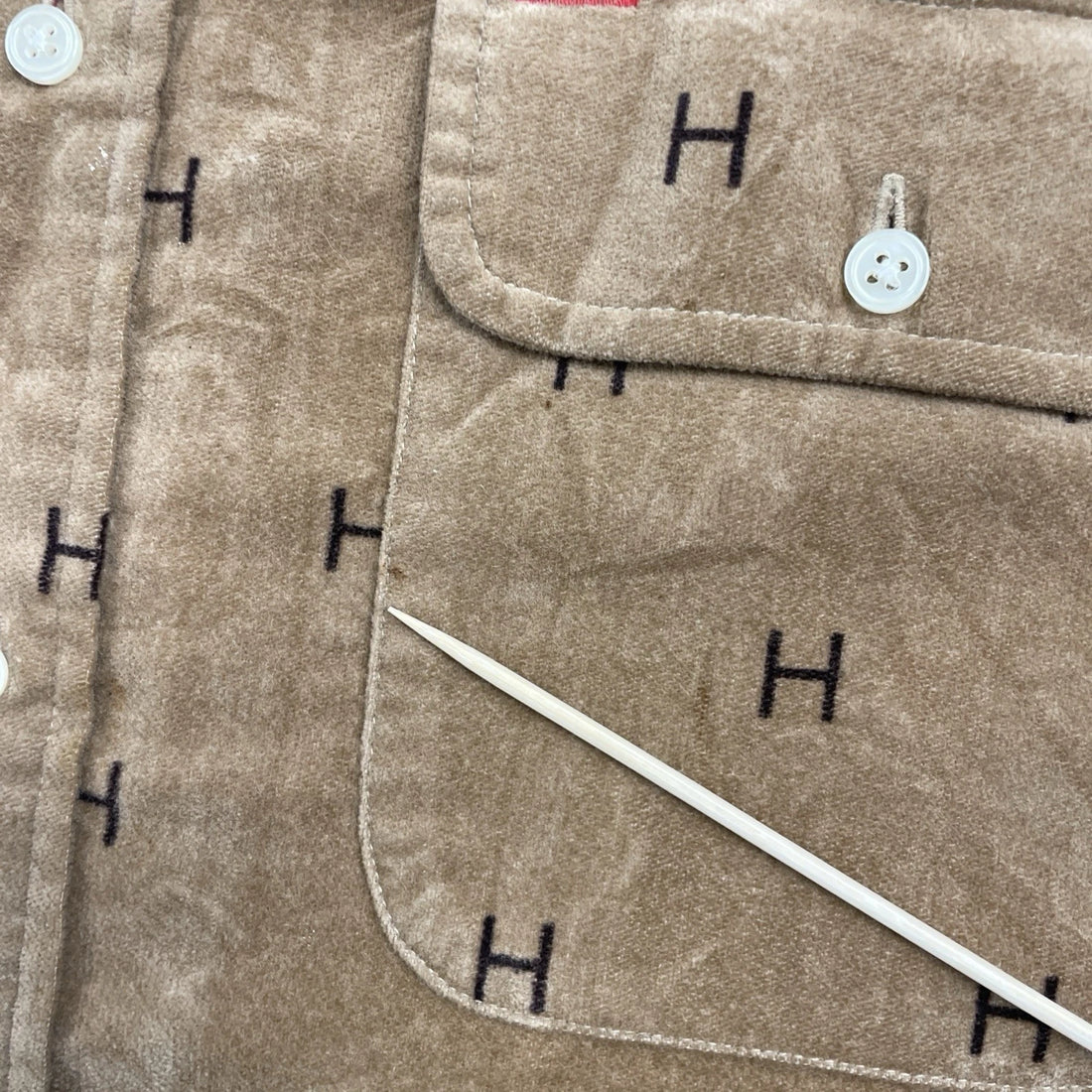 Tommy Hilfiger Button Up Shirt Size Medium All Over Print