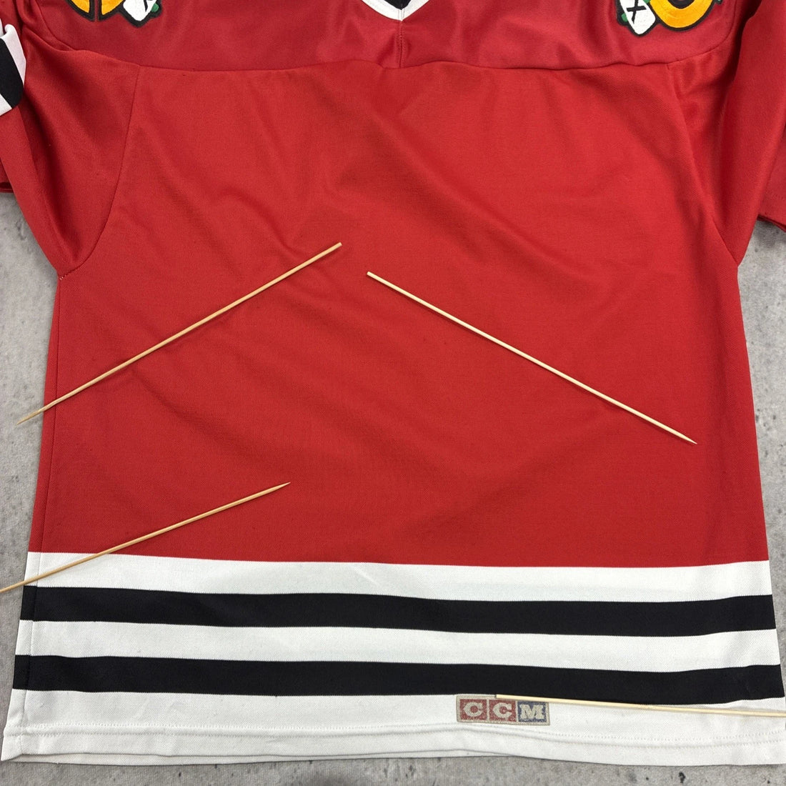 Vintage Chicago Blackhawks CCM Jersey Size Large NHL