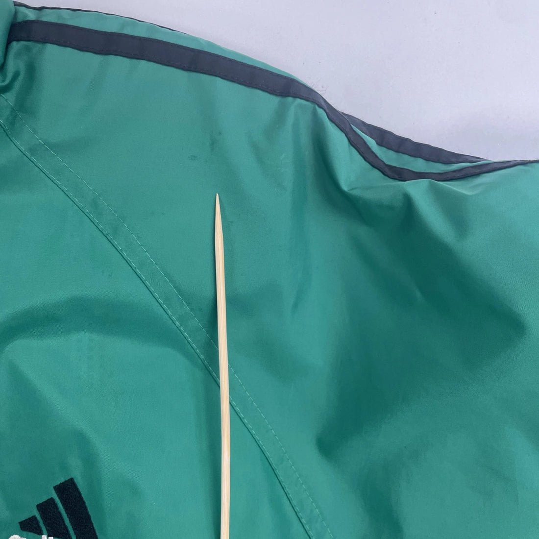 Vintage Adidas Windbreaker Light Jacket Size Large Green