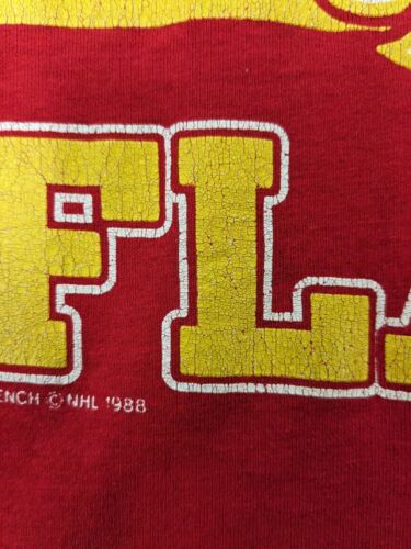 Vintage Calgary Flames Trench T-Shirt Size Small Red 1988 80s NHL