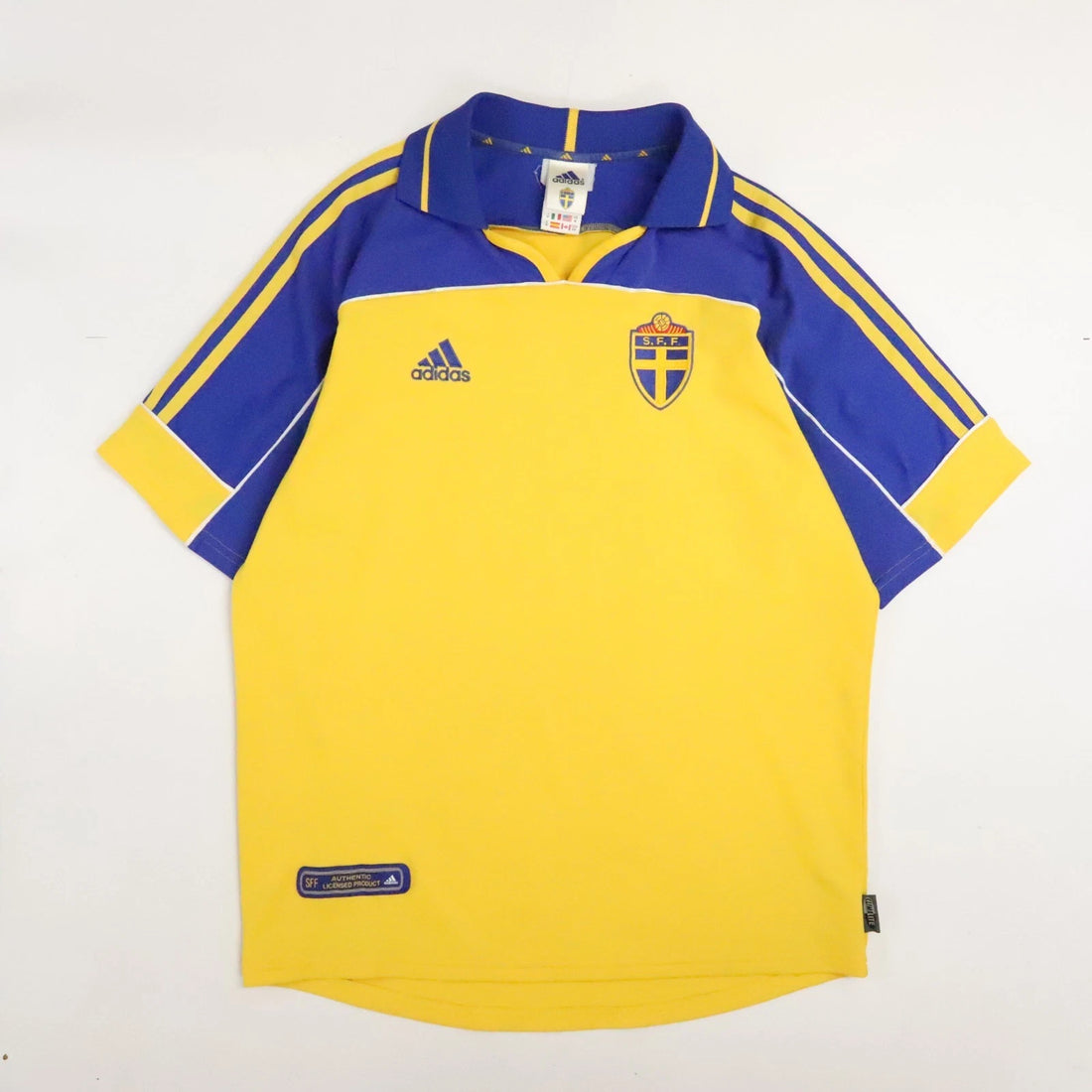 Vintage Sweden Adidas Soccer Football Jersey Size Medium FIFA