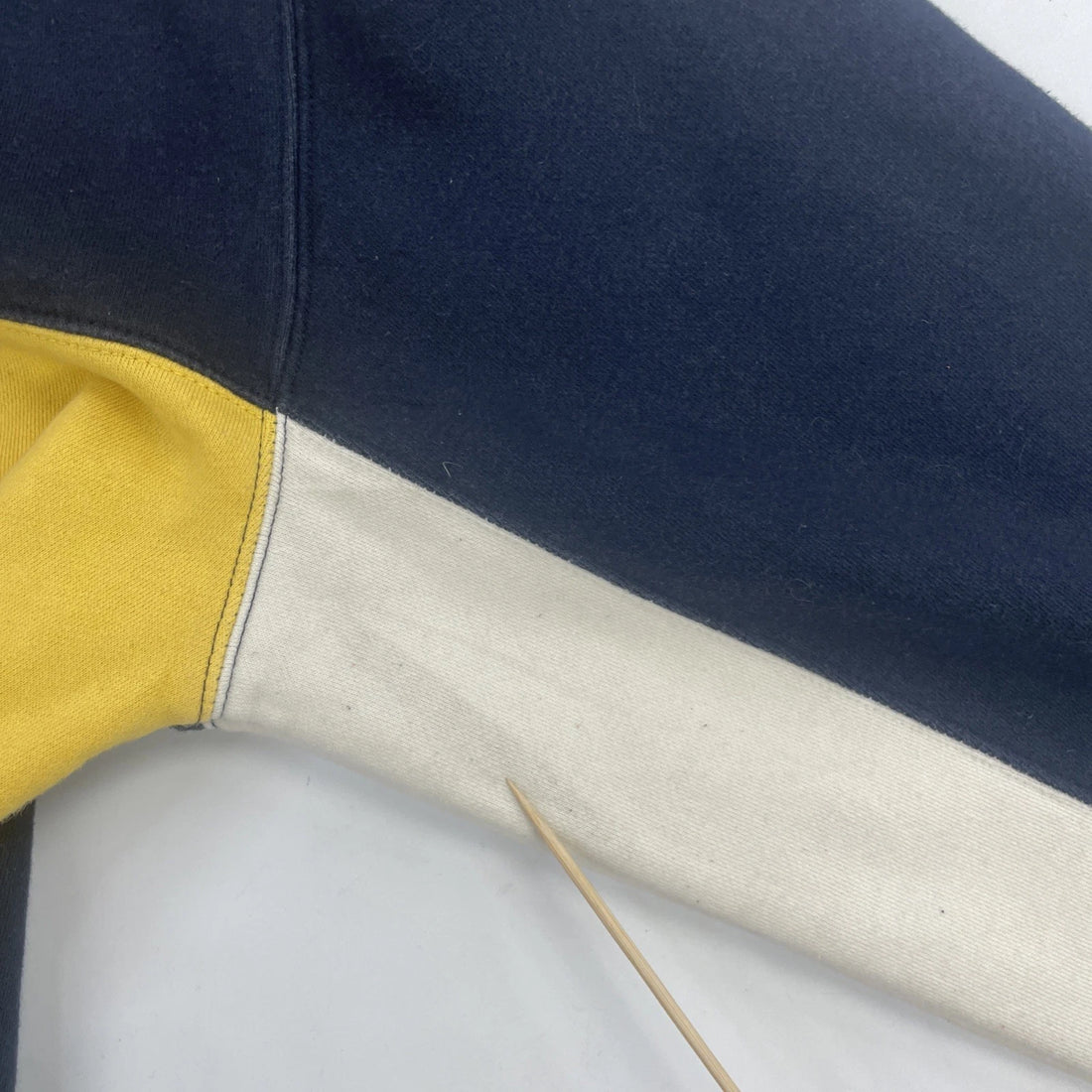 Vintage Tommy Hilfiger 1/4 Zip Sweatshirt Size Small