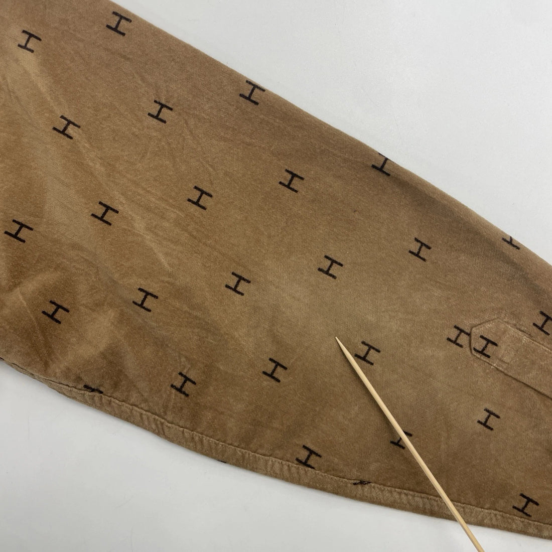 Tommy Hilfiger Button Up Shirt Size Medium All Over Print