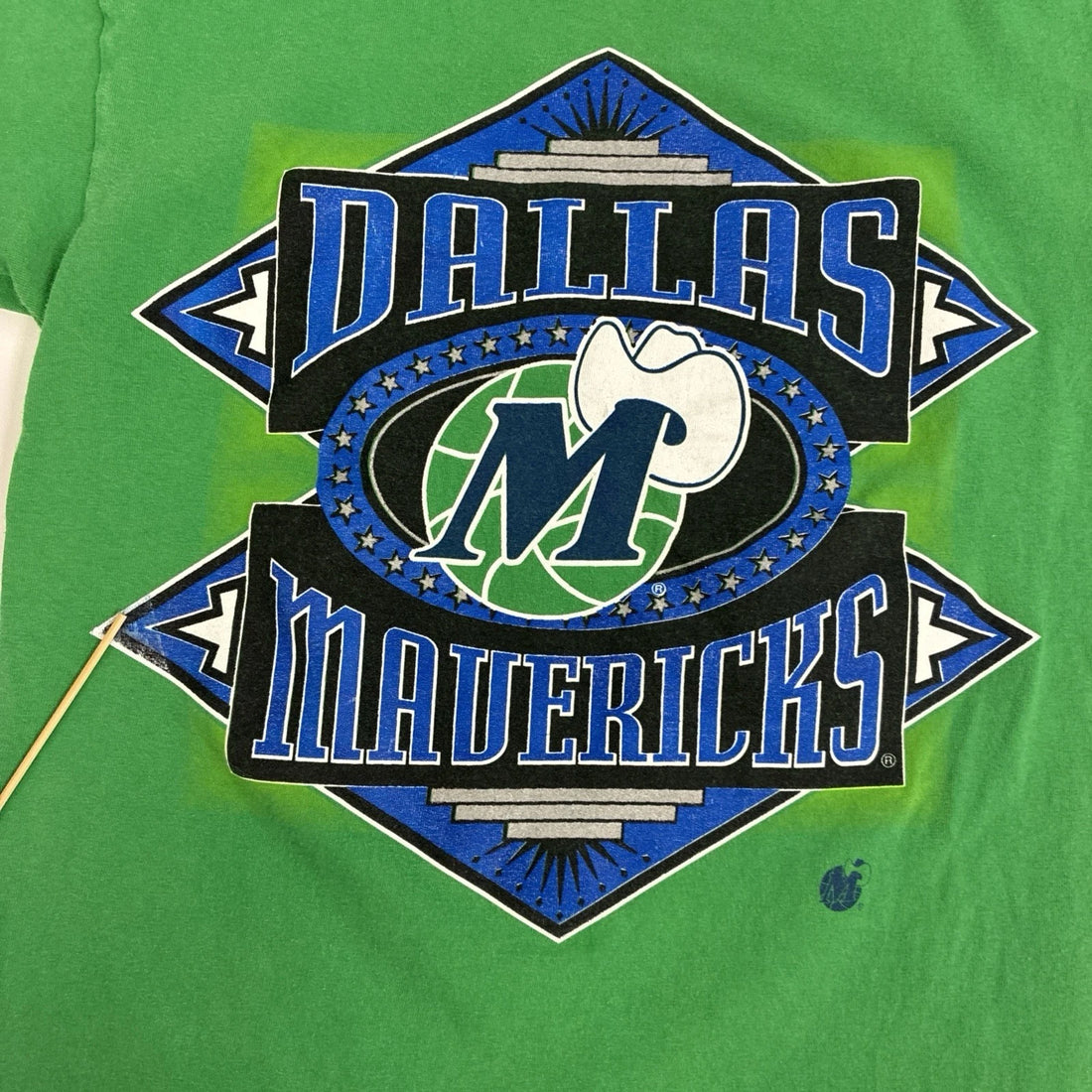 Dallas Mavericks T-Shirt Size Large NBA