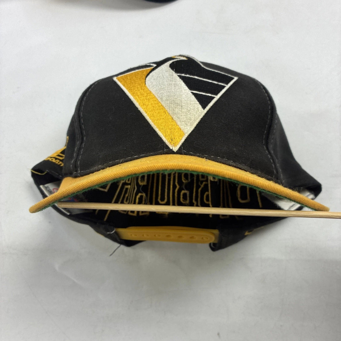 Vintage Pittsburgh Penguins Blockhead Logo Athletic Snapback Hat OSFA NHL