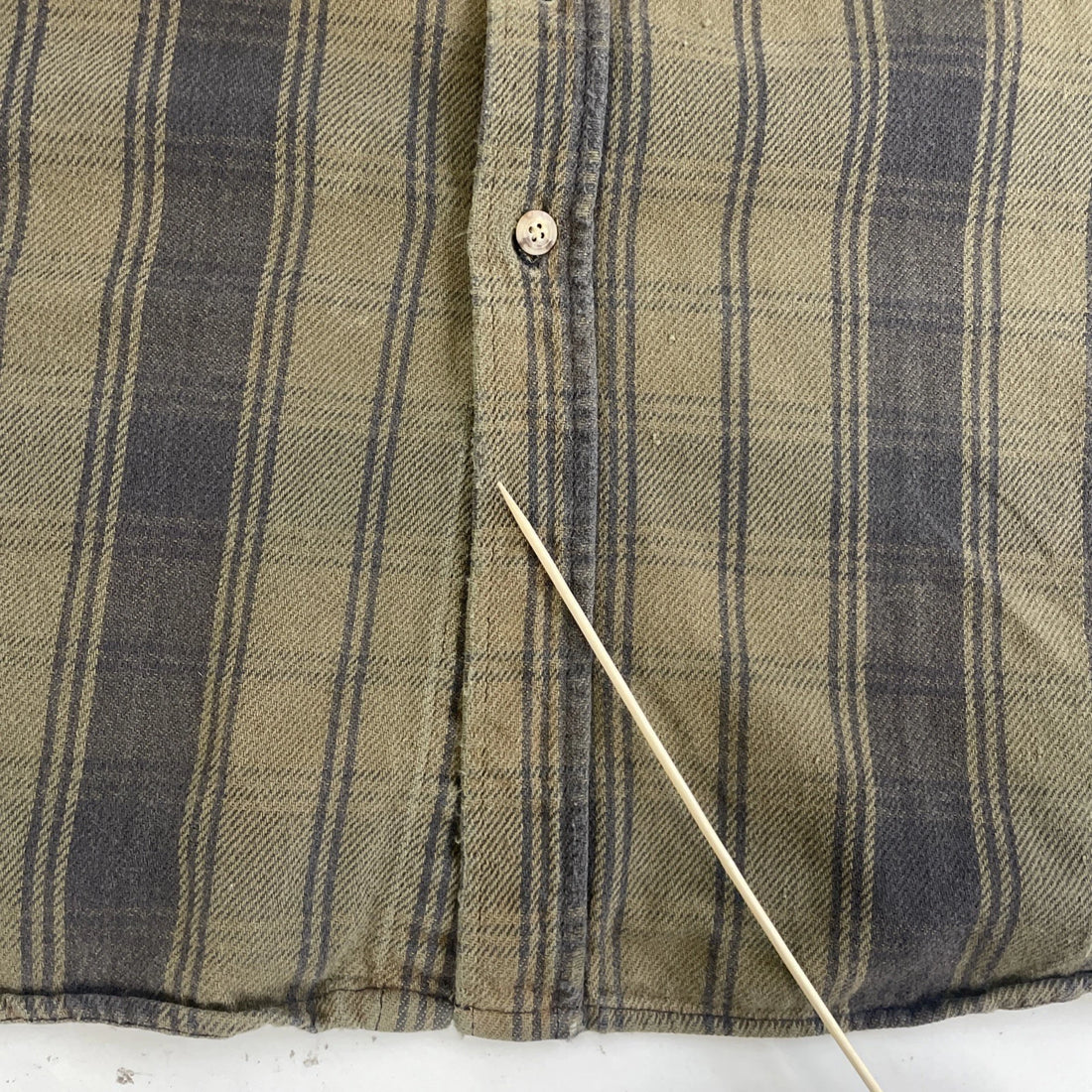 Vintage Carhartt Rugged Button Up Shirt Size XL Plaid