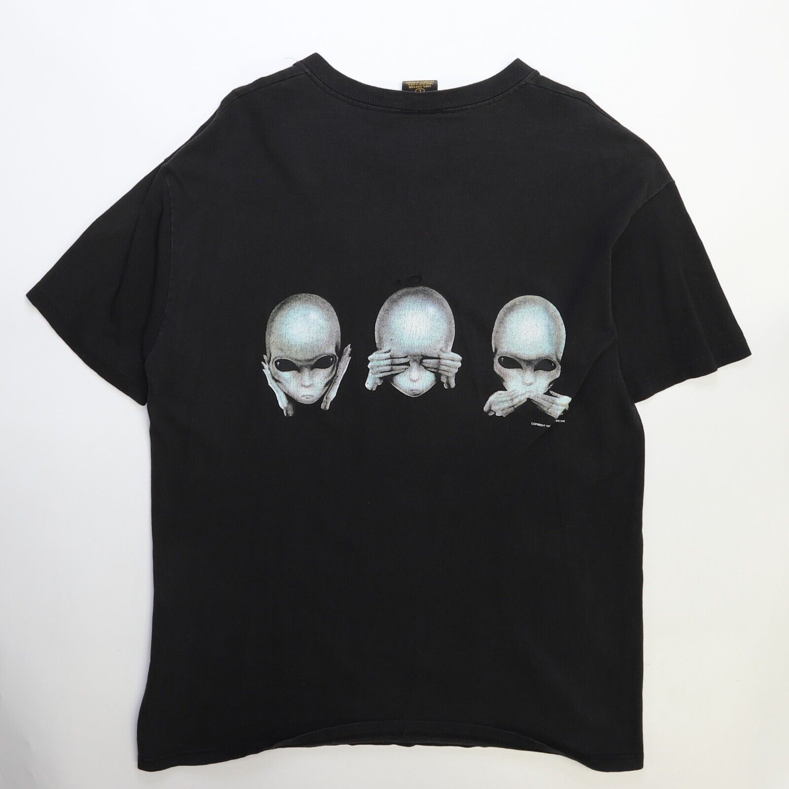 【ITZAVIBE】FLOWER EYES 2001 T SHIRT flower eyes 2001 T-Shirt - TeeHex