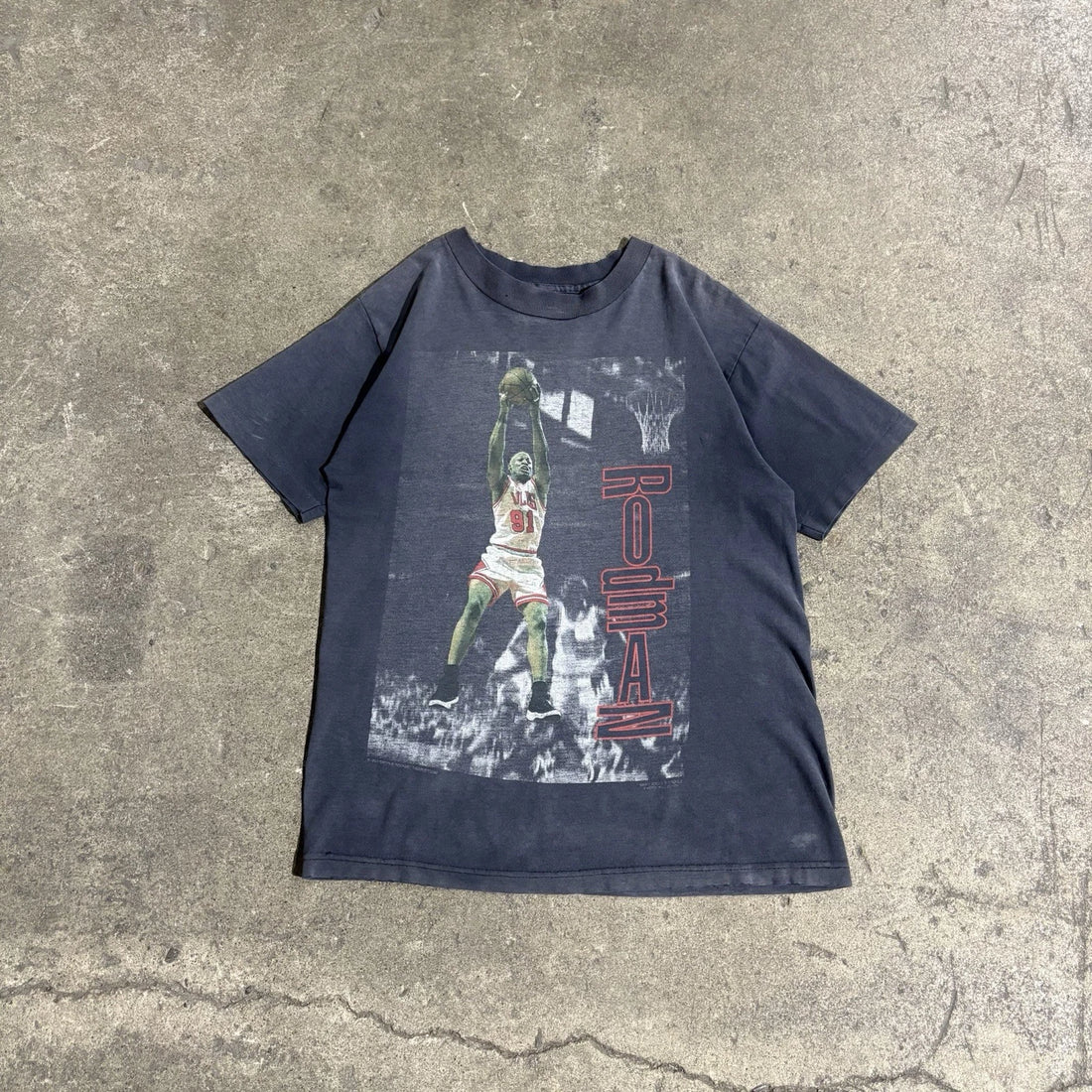 Vintage Dennis Rodman Chicago Bulls T-Shirt Medium 1997 90s NBA
