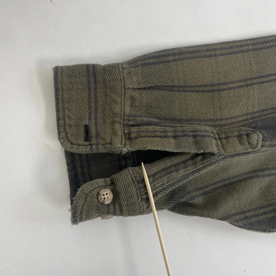 Vintage Carhartt Rugged Button Up Shirt Size XL Plaid