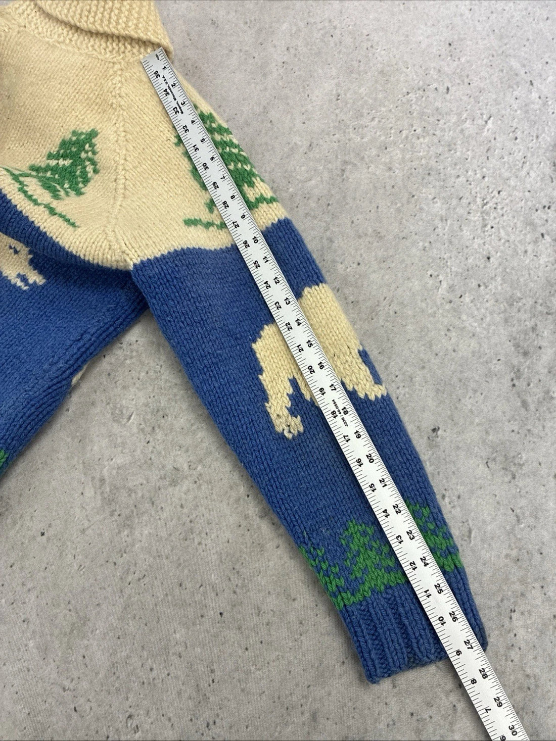 Vintage Polar Bear Wool Knit Cowichan Sweater Size Medium