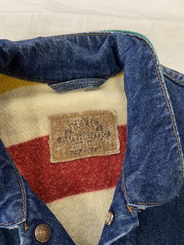 Vintage Levi's Authentic Denim Trucker Jacket Medium Blanket Lined 70617-0291