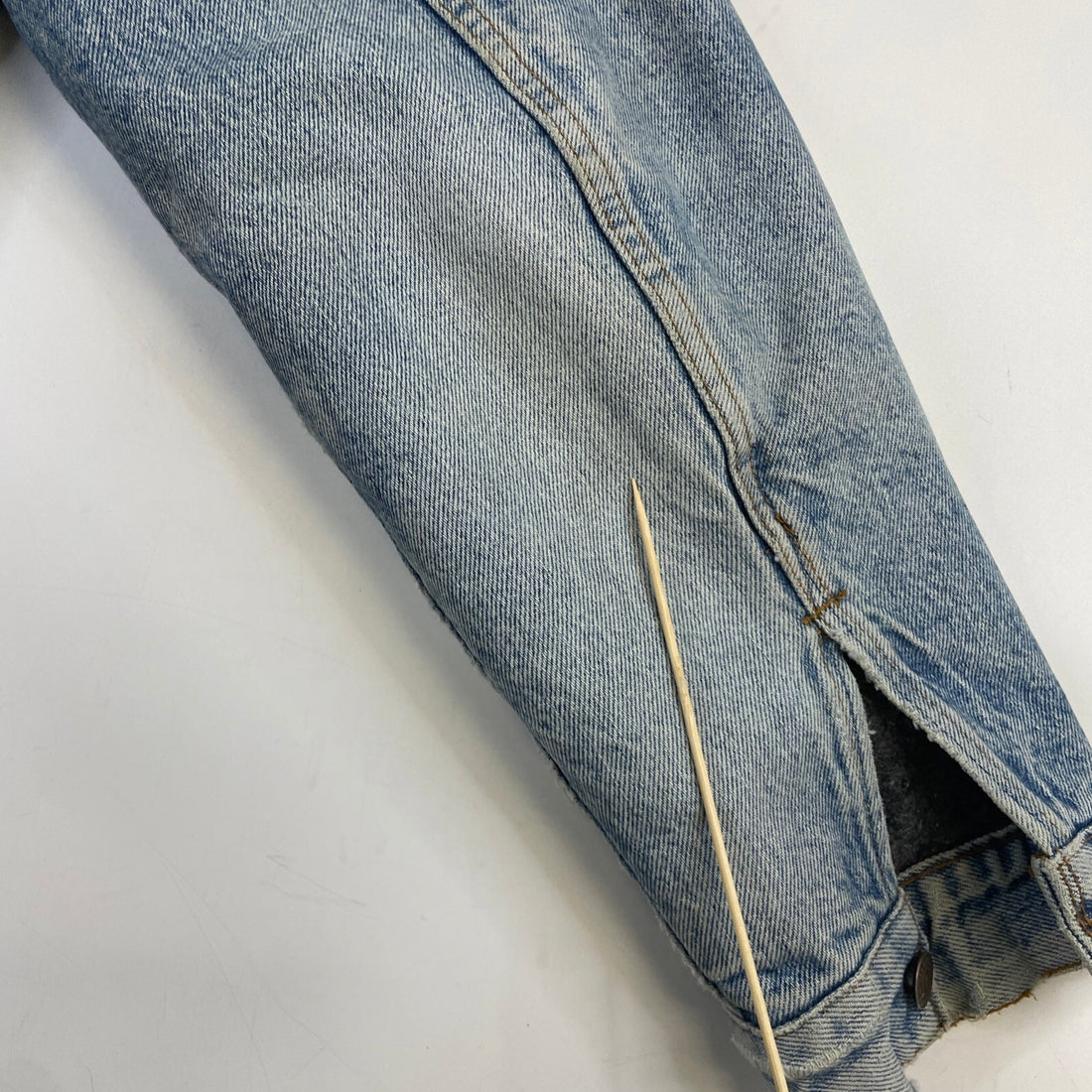 Vintage Levi's Denim Trucker Jacket Medium Distressed Blanket Lined