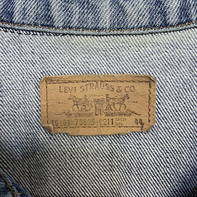 Vintage Levi's Denim Trucker Jacket Size 44 75505-0211
