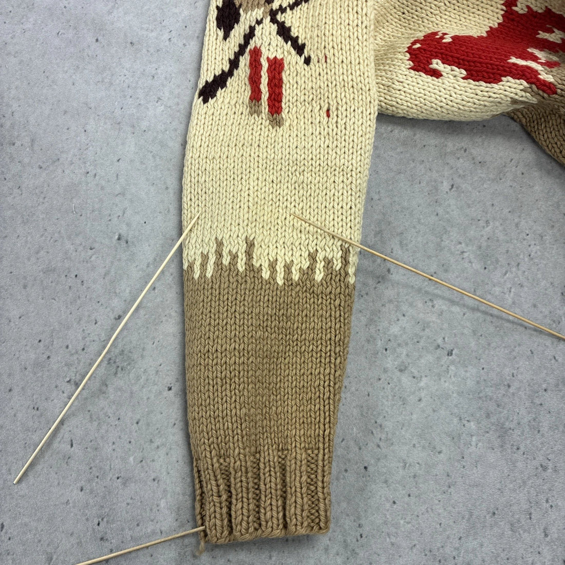 Pheasant Hunting Dog Wool Knit Cowichan Sweater Size Large Vintage