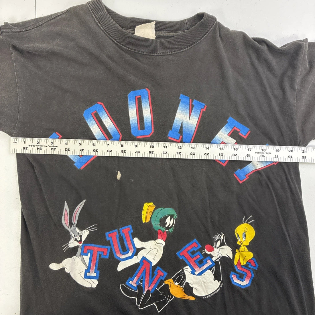 Vintage Looney Tunes T-Shirt Size Medium 1996 90s