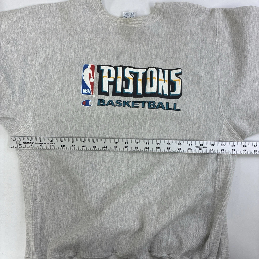 Detroit Pistons Champion Reverse Weave Crewneck Sweatshirt XL Vintage 90s NBA