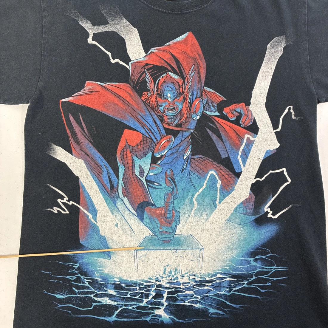 Thor Marvel Mad Engine Comic T-Shirt Size Medium