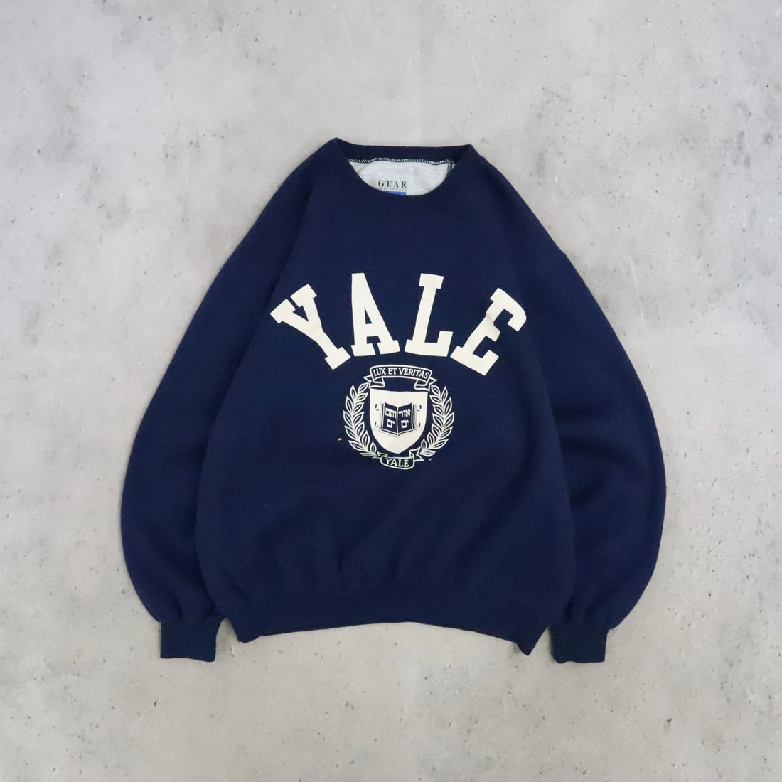 Yale Bulldogs Crest Sweatshirt Crewneck Size Large Blue NCAA
