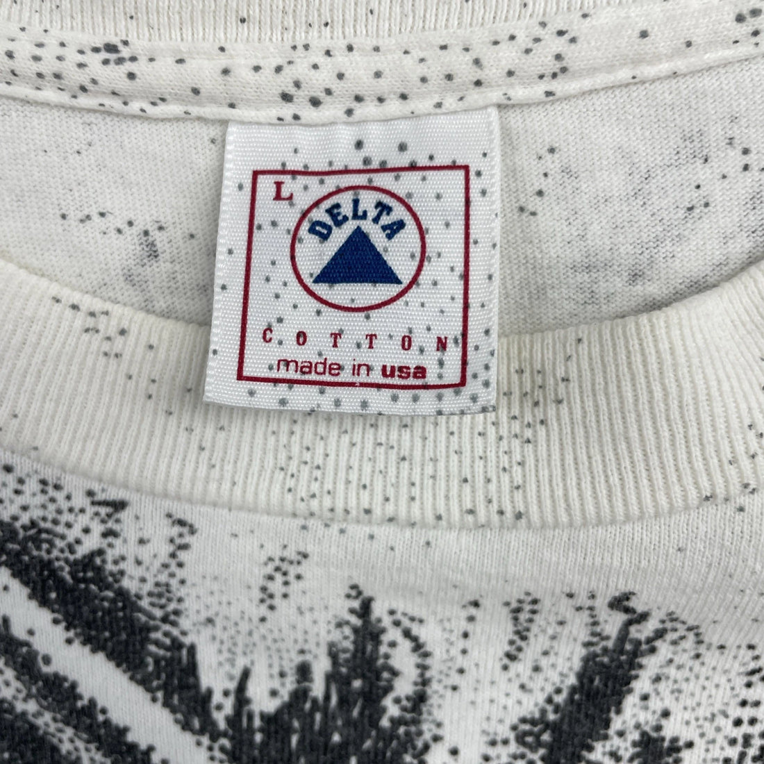 Vintage Wolf T-Shirt Size Large Nature All Over Print 90s