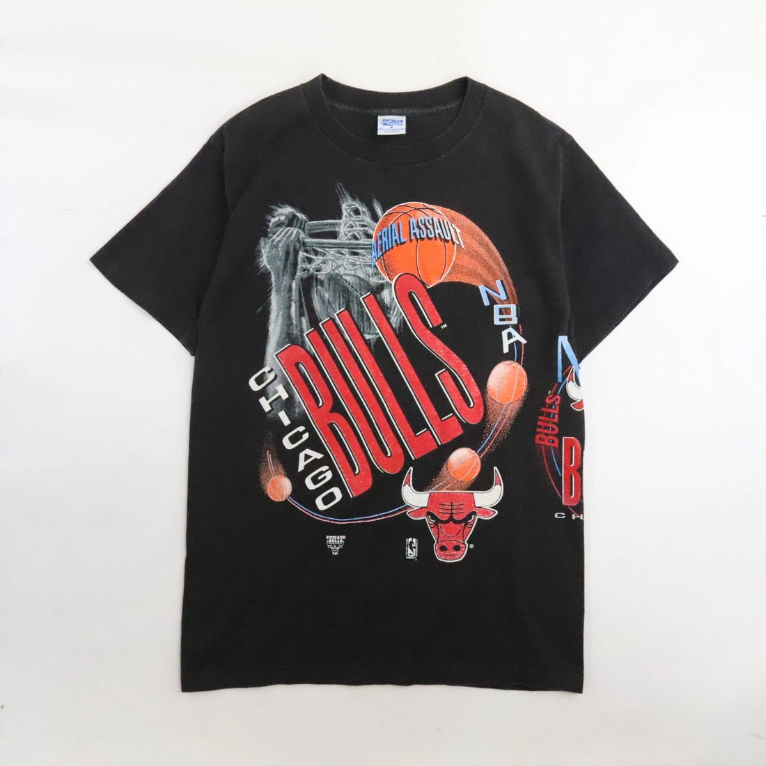 Vintage Chicago Bulls Aerial Assault Salem T-Shirt Size Medium 90s NBA
