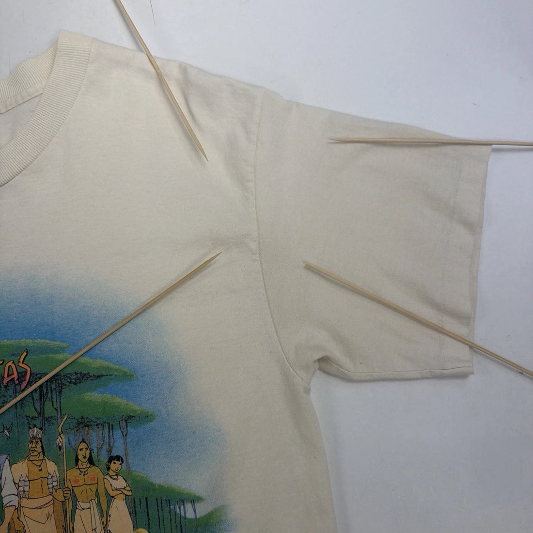 Vintage Pocahontas Disney T-Shirt Size Large 90s