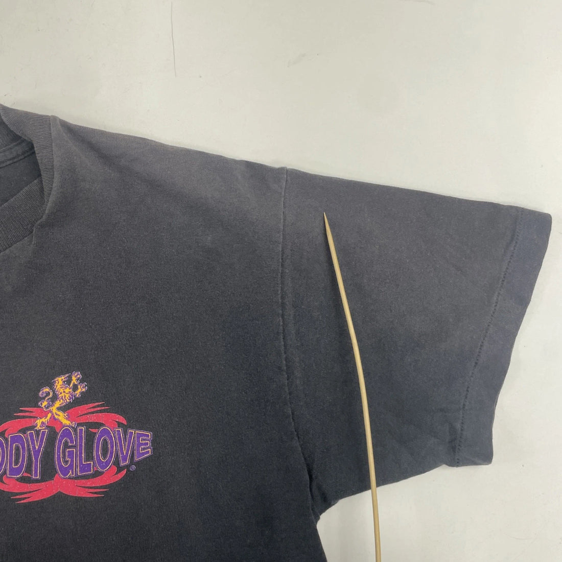 Vintage Body Glove T-Shirt Size Medium 90s