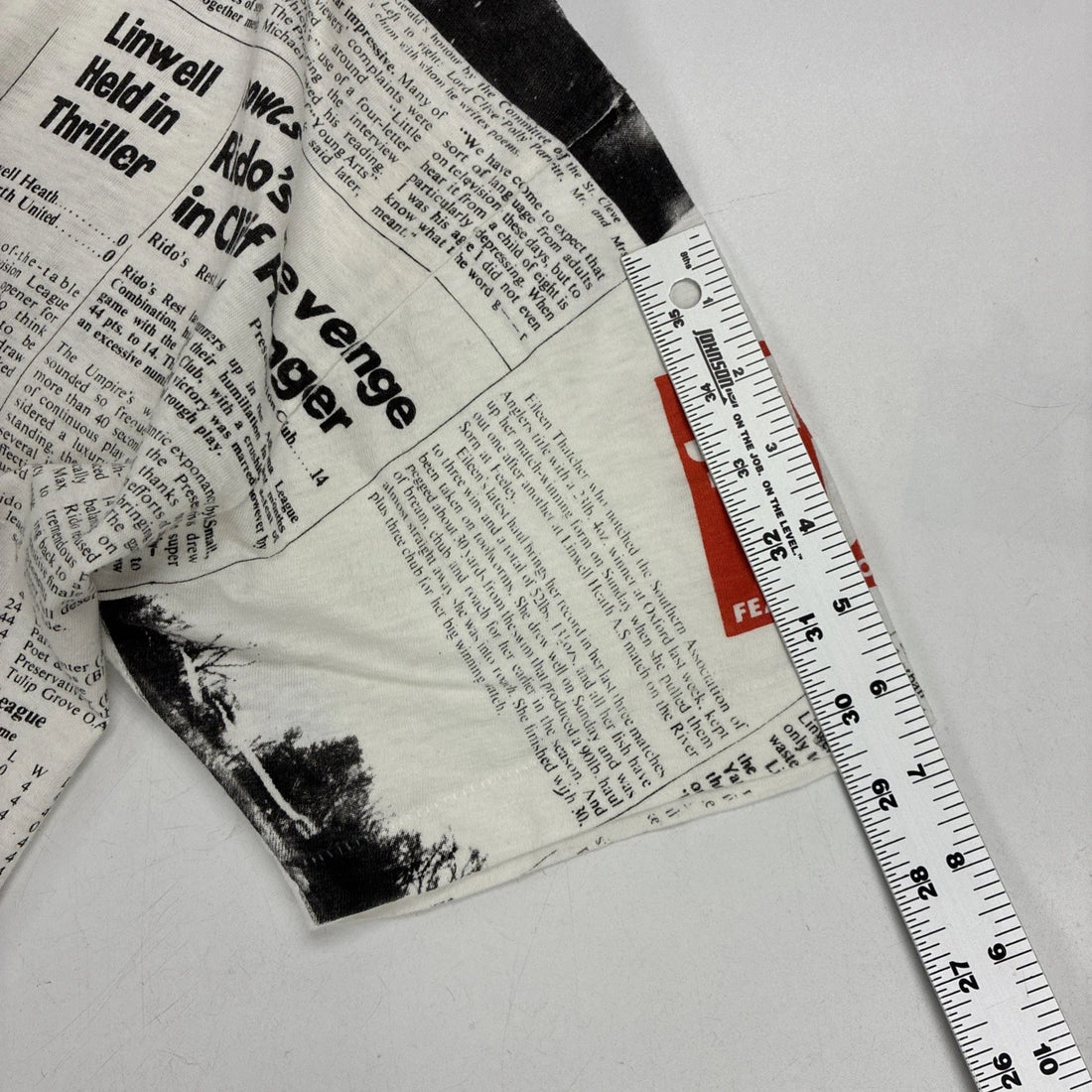 Vintage Jethro Tull Thick As A Brick Newspaper T-Shirt XL All Over Print 90s