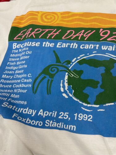 Vintage Earth Day Concert T-Shirt Size XL White Band Tee 1992 90s