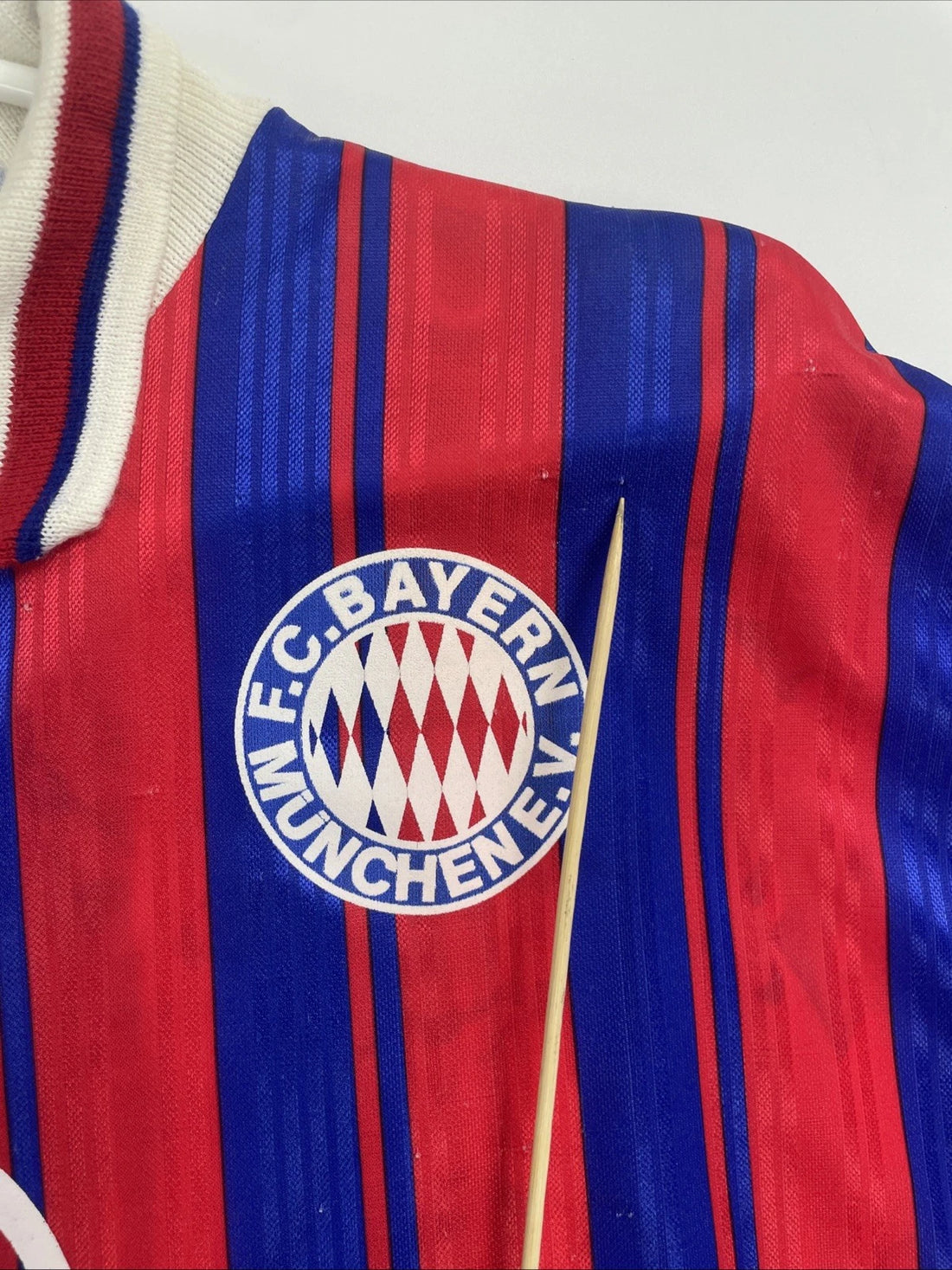 FC Bayern Munchen EV Soccer Football Jersey Size Medium Long Sleeve