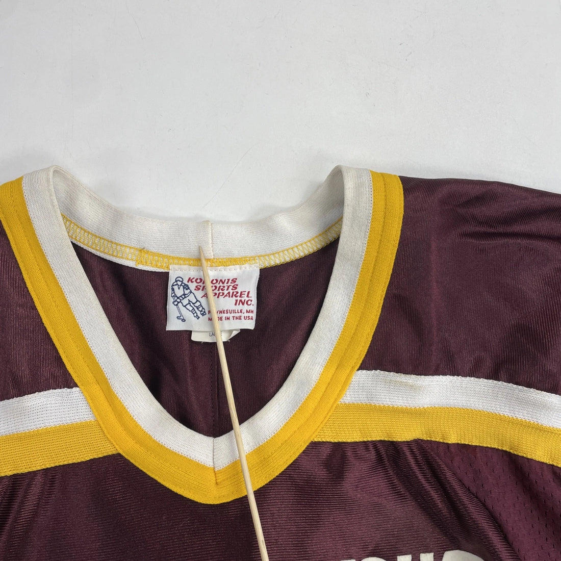 Vintage Minnesota Golden Gophers Hockey Jersey Size Large WCHA NCAA