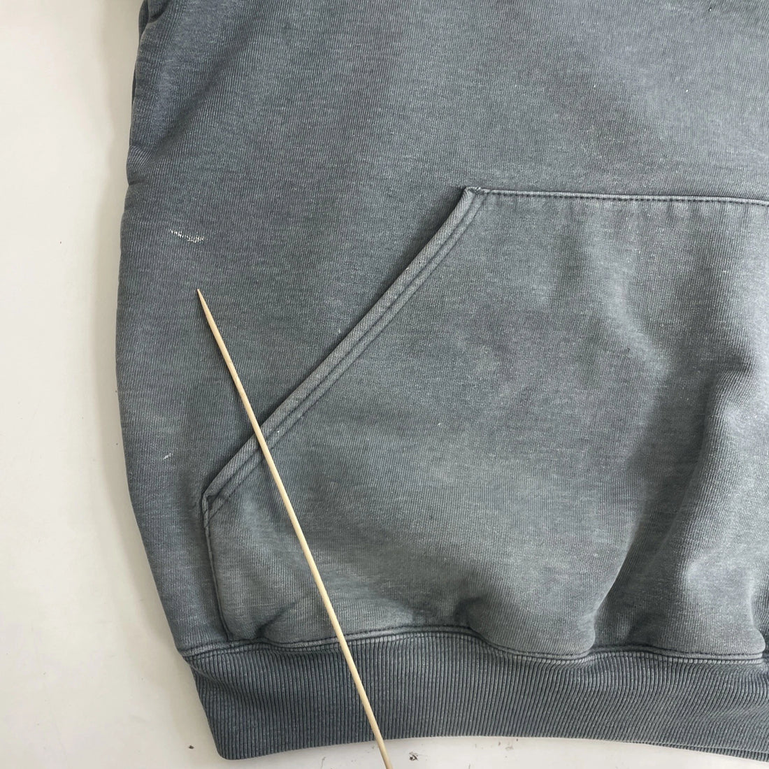 Carhartt Sweatshirt Hoodie Size Medium Gray Paint