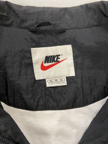 Vintage Nike Windbreaker Light Jacket Size XL Black White Embroidered Swoosh