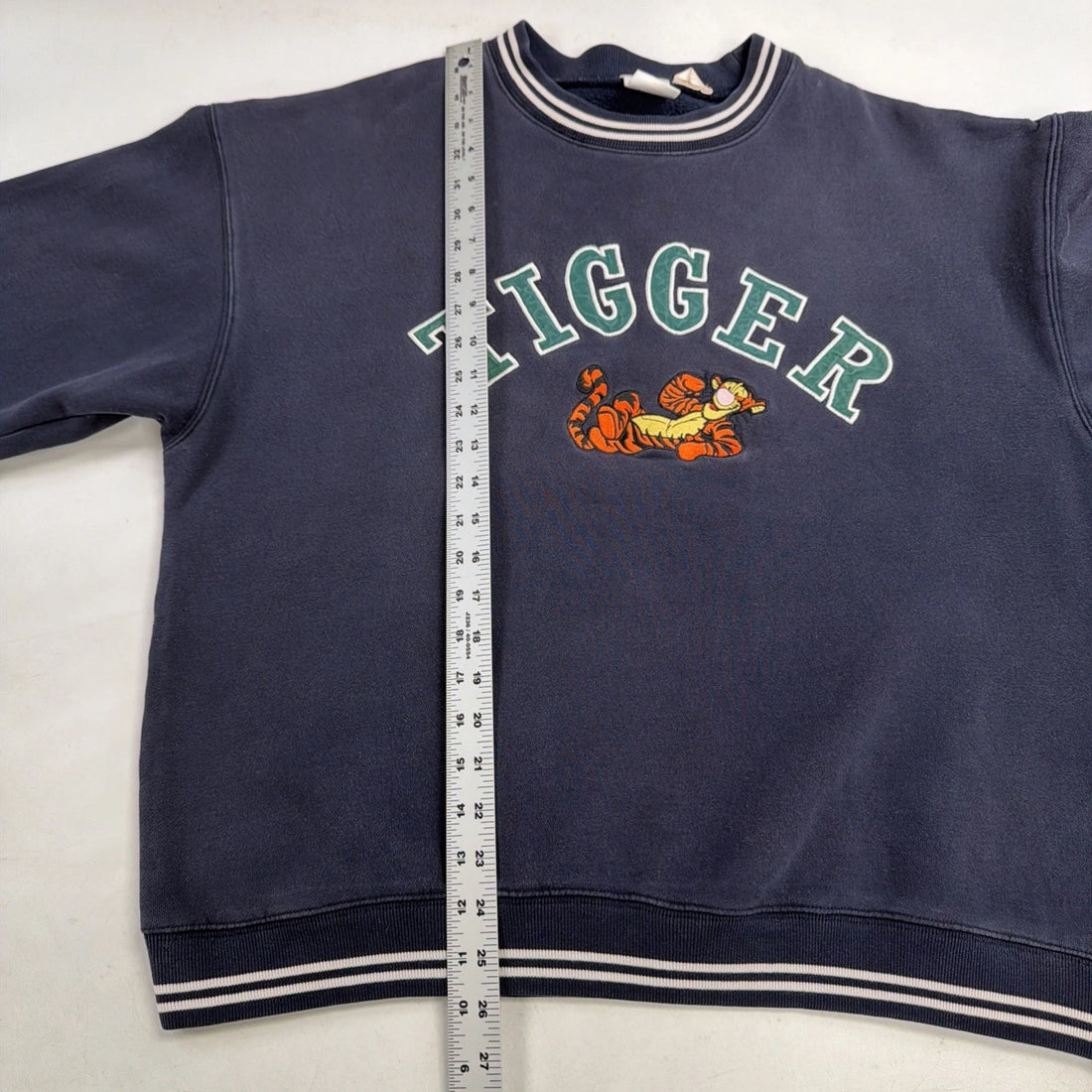 Vintage Winnie The Pooh Tigger Disney Crewneck Sweatshirt Size 2XL