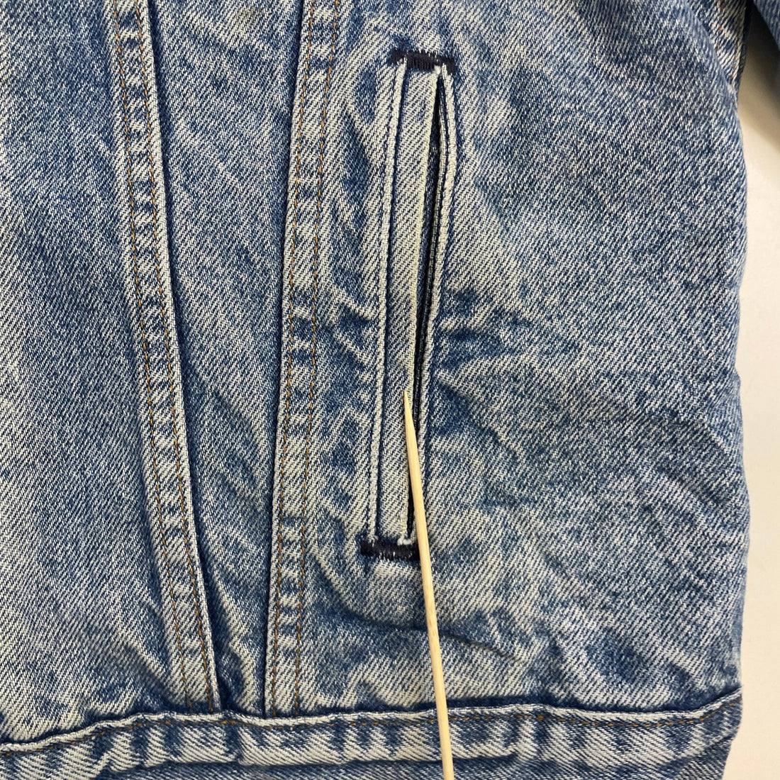 Vintage Levi's Denim Trucker Jacket Medium Distressed Blanket Lined