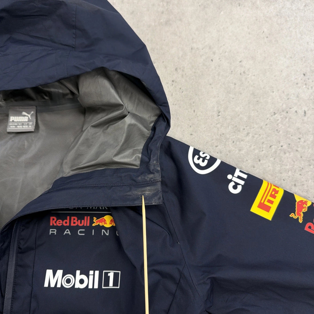 Red Bull Racing Puma Windbreaker Jacket Size Medium