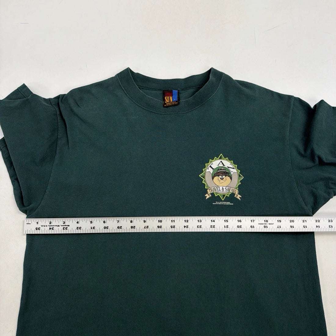Vintage Taz Travel & Safari T-Shirt Size Large 1994 90s