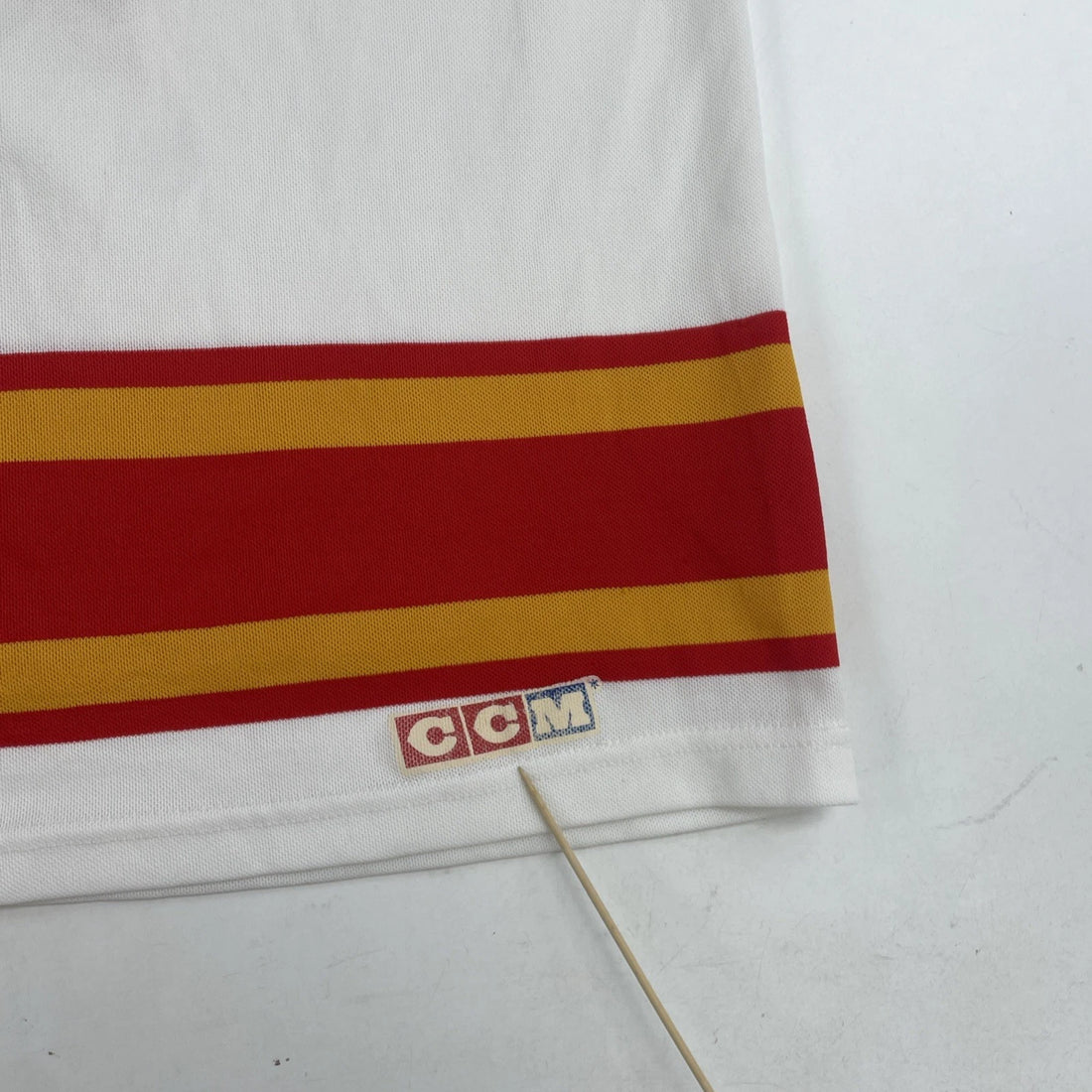 Vintage Calgary Flames CCM Hockey Jersey Size Large 90s NHL