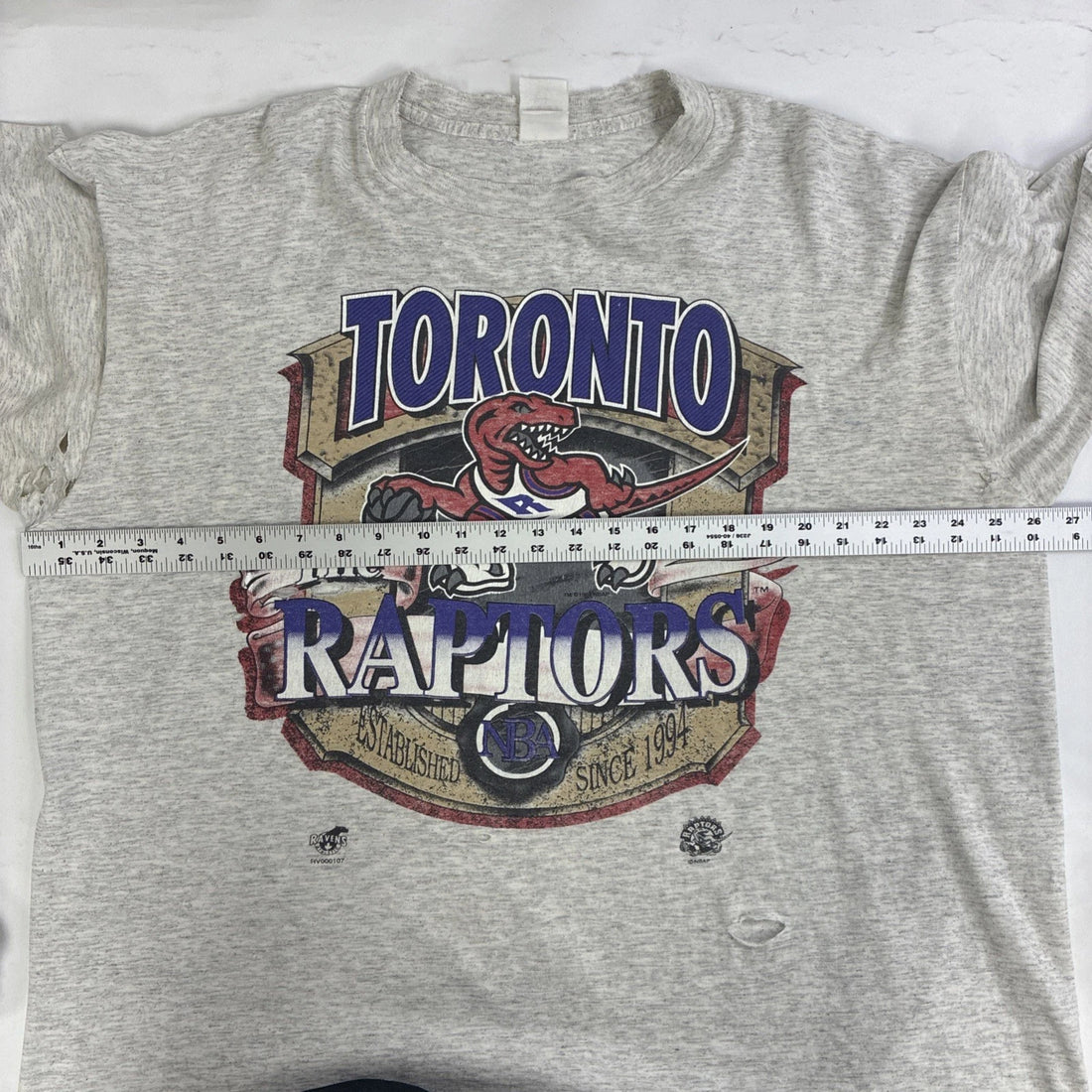 Toronto Raptors T-Shirt Size XL Distressed NBA