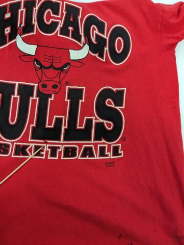 Vintage Chicago Bulls Logo 7 T-Shirt Size Large Red 90s NBA