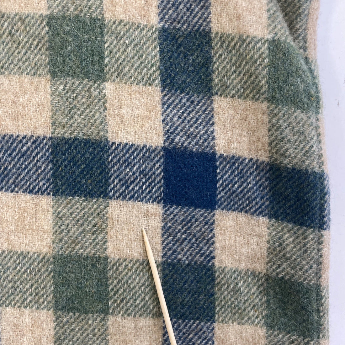 Vintage Woolrich Wool Pullover Shirt Size Medium Plaid 80s 90s
