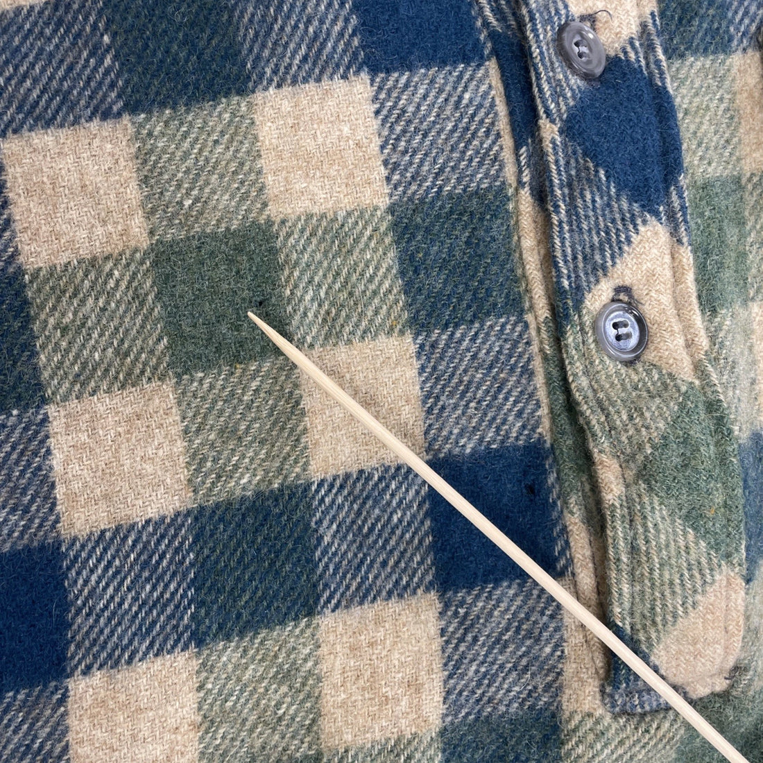 Vintage Woolrich Wool Pullover Shirt Size Medium Plaid 80s 90s